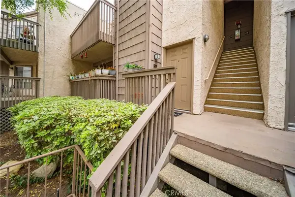 18316 Hatteras Street #26, Tarzana, CA 91356