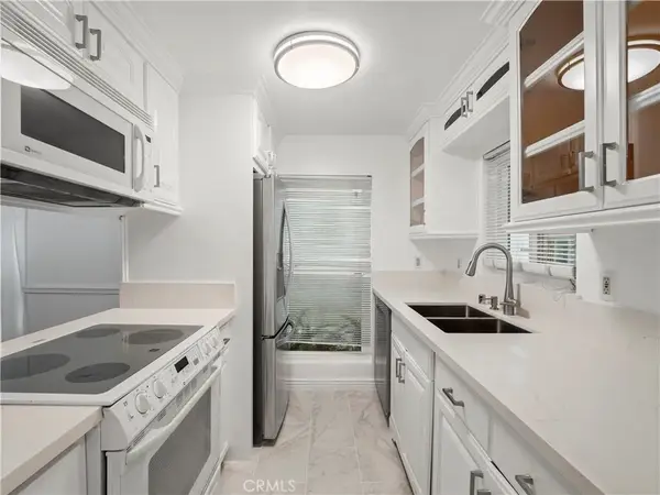 18411 Hatteras Street #138, Tarzana, CA 91356