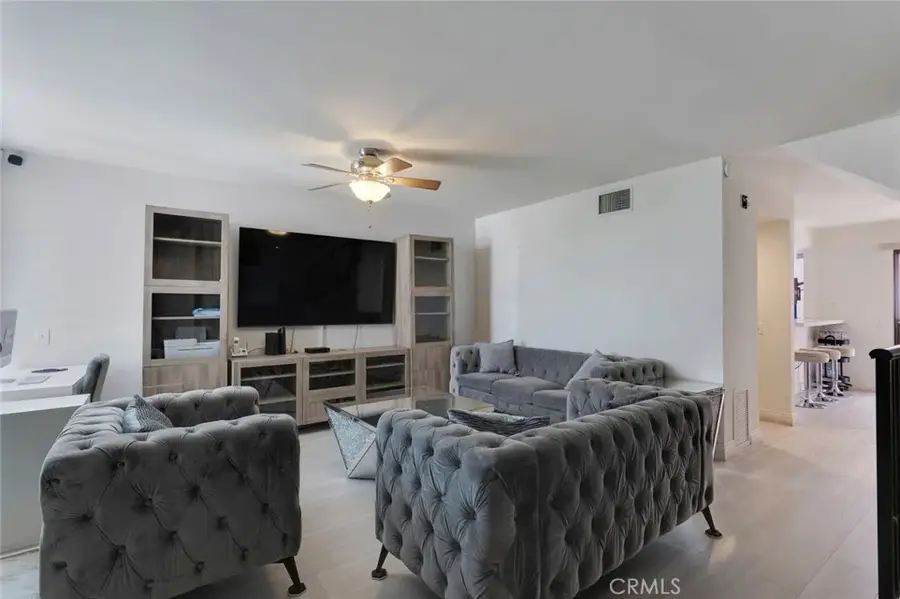 10231 Independence #C17, Chatsworth, CA 91311 - #2