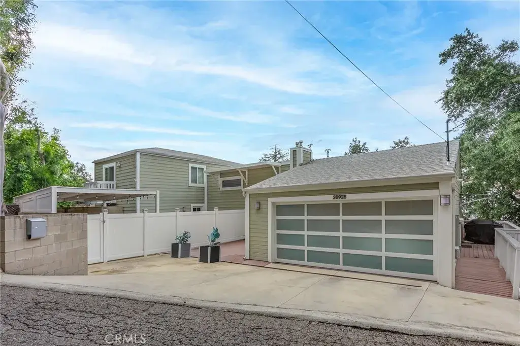 20925 Almazan Road, Woodland Hills, CA 91364 - #1