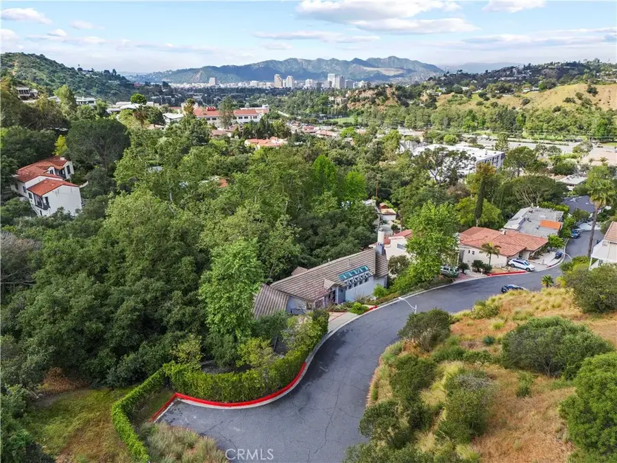 1864 Arvin Dr., Glendale, CA 91208 - #2