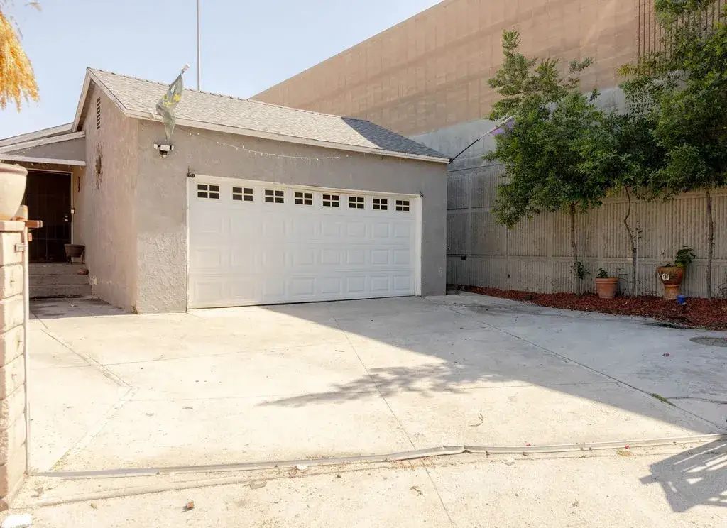 13360 Kelowna, Arleta, CA 91331 - #1