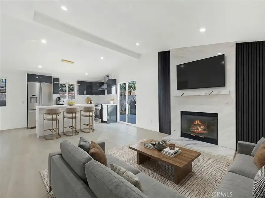 20528 Hamlin Street, Winnetka, CA 91306 - #3