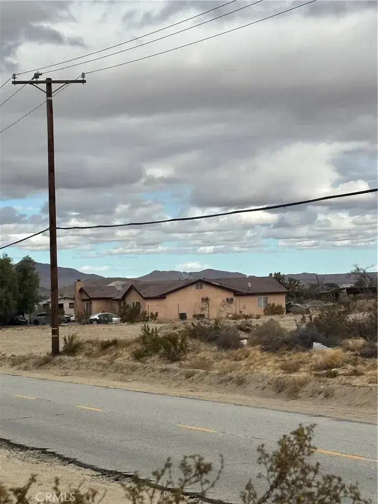 165 E Avenue S, Palmdale, CA 93591 - #1
