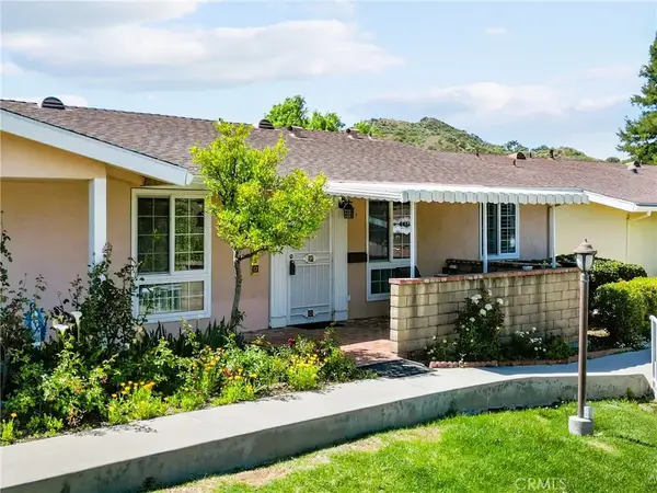 19163 Avenue Of The Oaks #A, Newhall, CA 91321