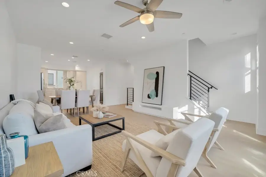 10832 W Riverton Court, Toluca Lake, CA 91602 - #2