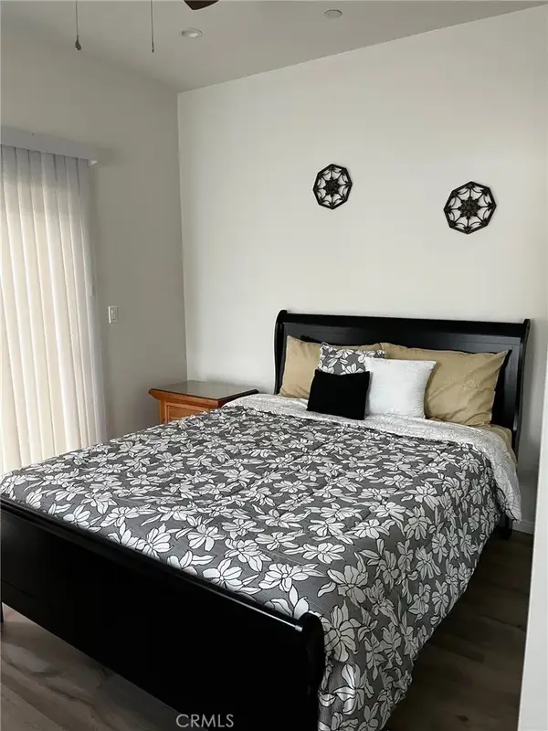 1013 E La Palma, Inglewood, CA 90301