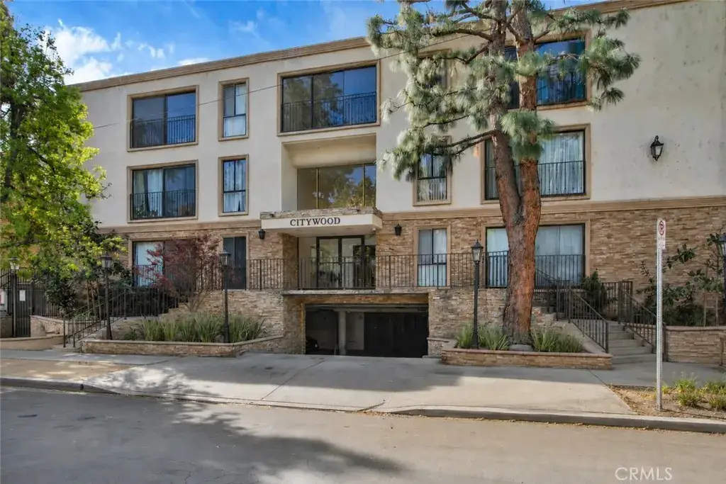 15344 Weddington Street #102, Sherman Oaks, CA 91411 - #1