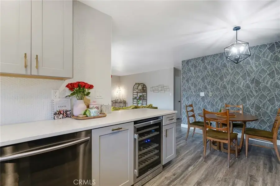 5232 Corteen Pl #17, Valley Village, CA 91607 - #2