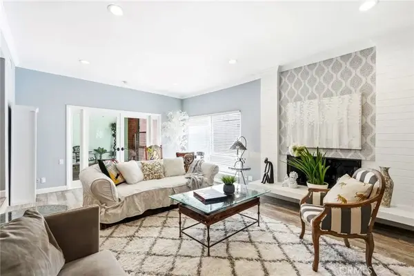 4807 Woodley Avenue #303, Encino, CA 91436