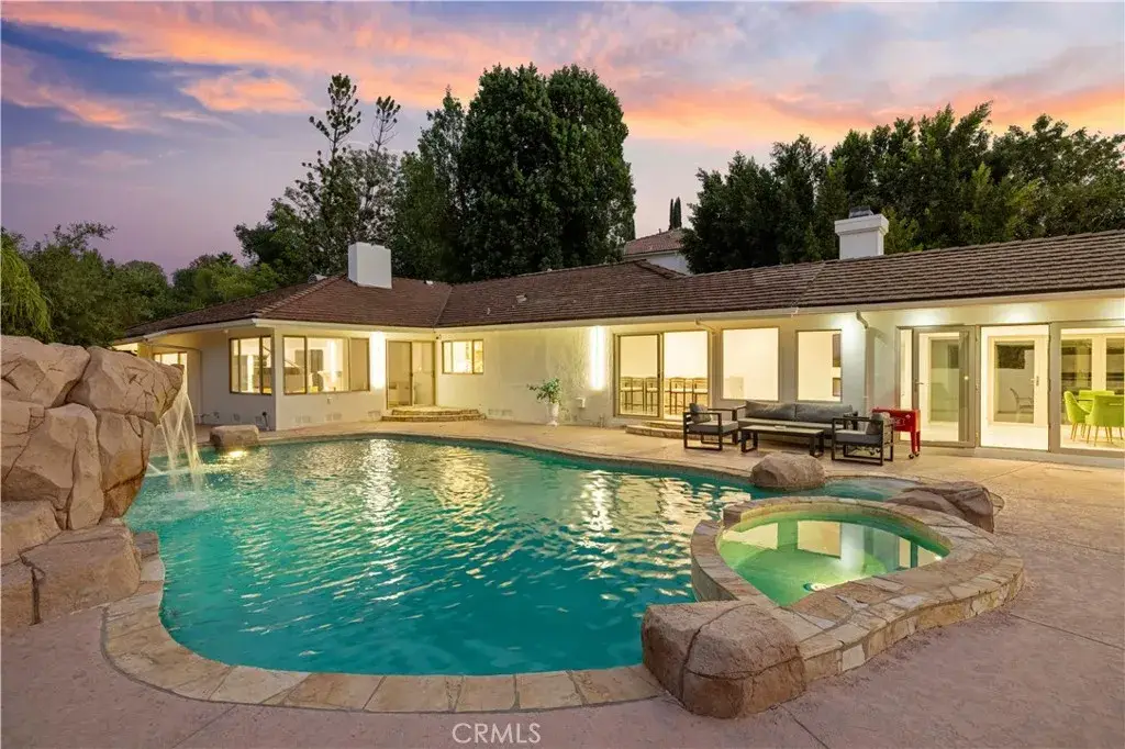 4651 Ellenita Ave., Tarzana, CA 91356 - #1