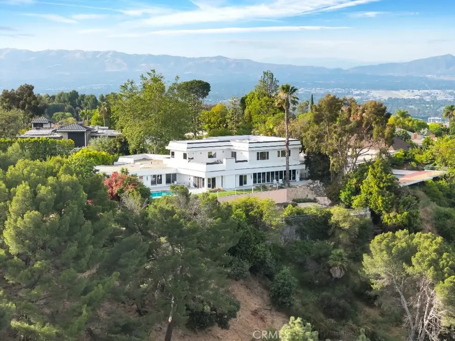 2906 Elvido Drive, Los Angeles, CA 90049 - #2