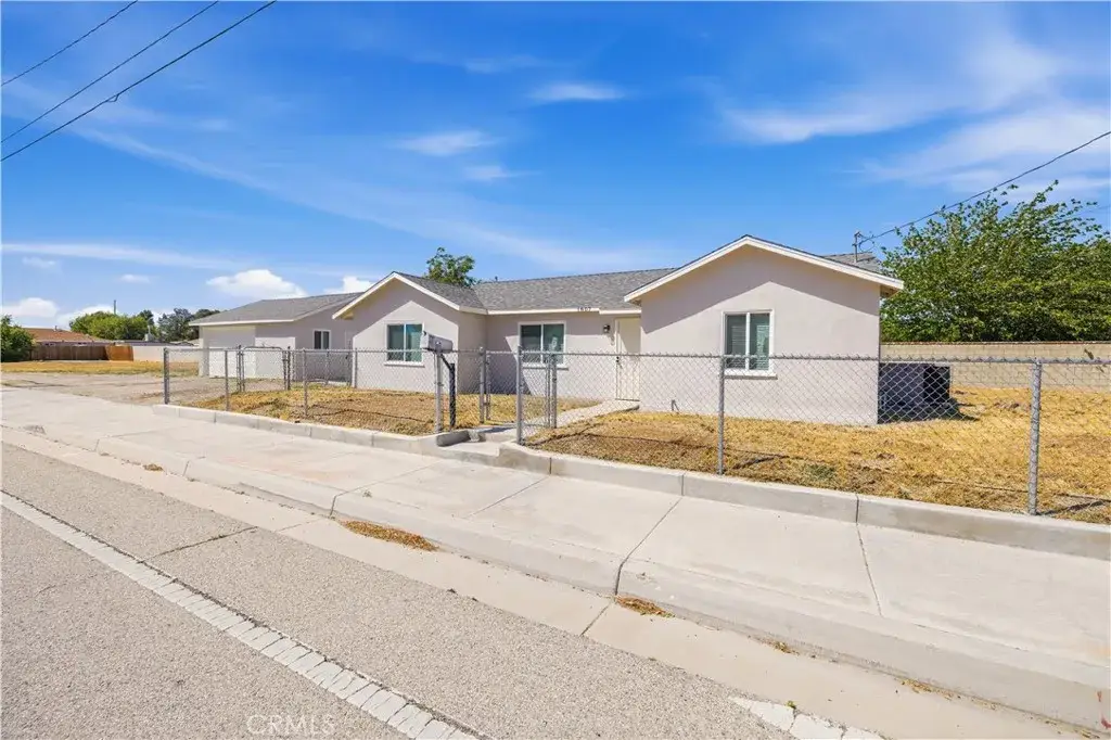 1807 W Avenue K8, Lancaster, CA 93534 - #1