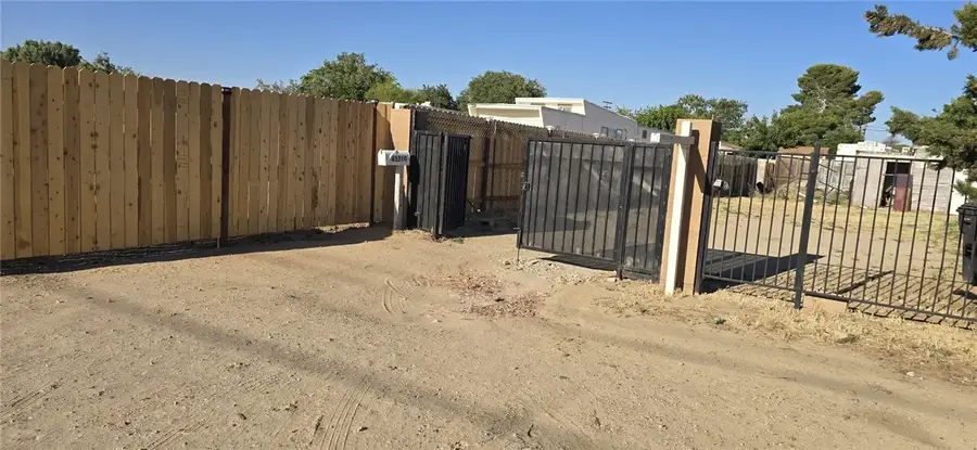 43310 Fairglen Road, Lancaster, CA 93535 - #3