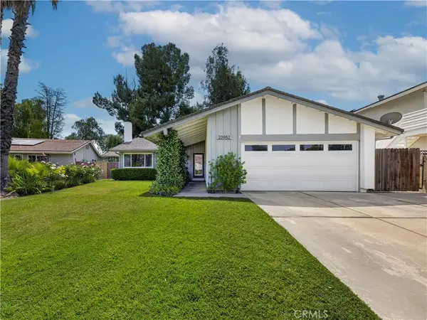22952 Las Mananitas, Valencia, CA 91354
