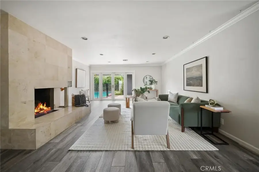 7027 Gloria Avenue, Lake Balboa, CA 91406 - #2