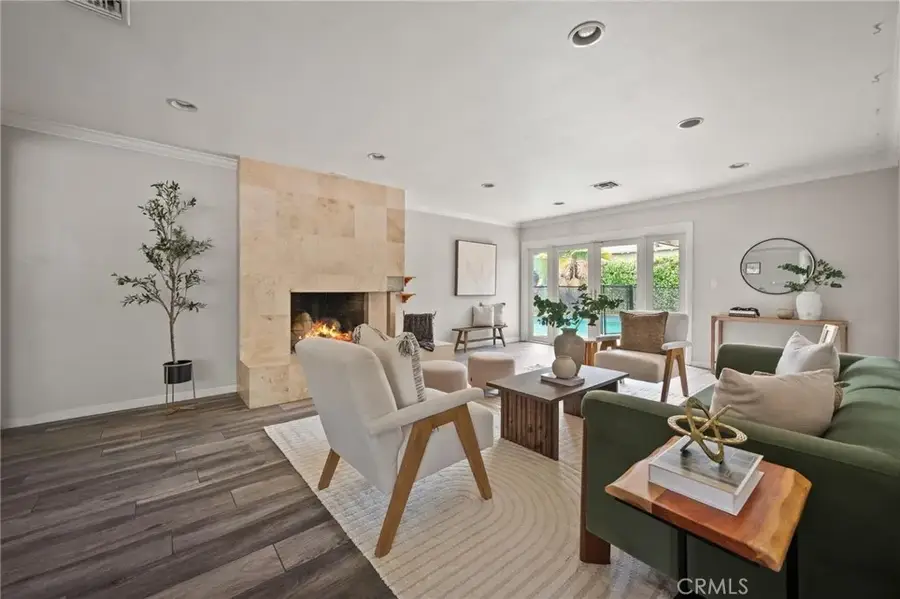 7027 Gloria Avenue, Lake Balboa, CA 91406 - #3