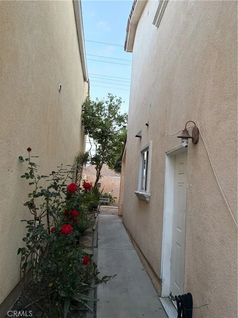 1637 E Gage Avenue, Los Angeles, CA 90001 - #2