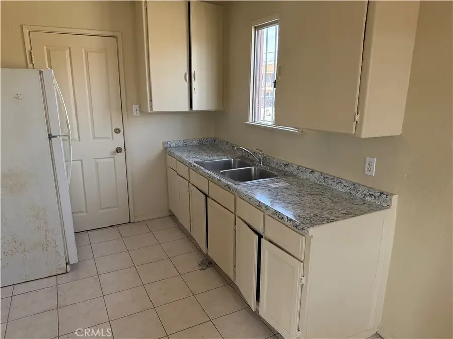 7819 S Hoover, Los Angeles, CA 90044 - #3