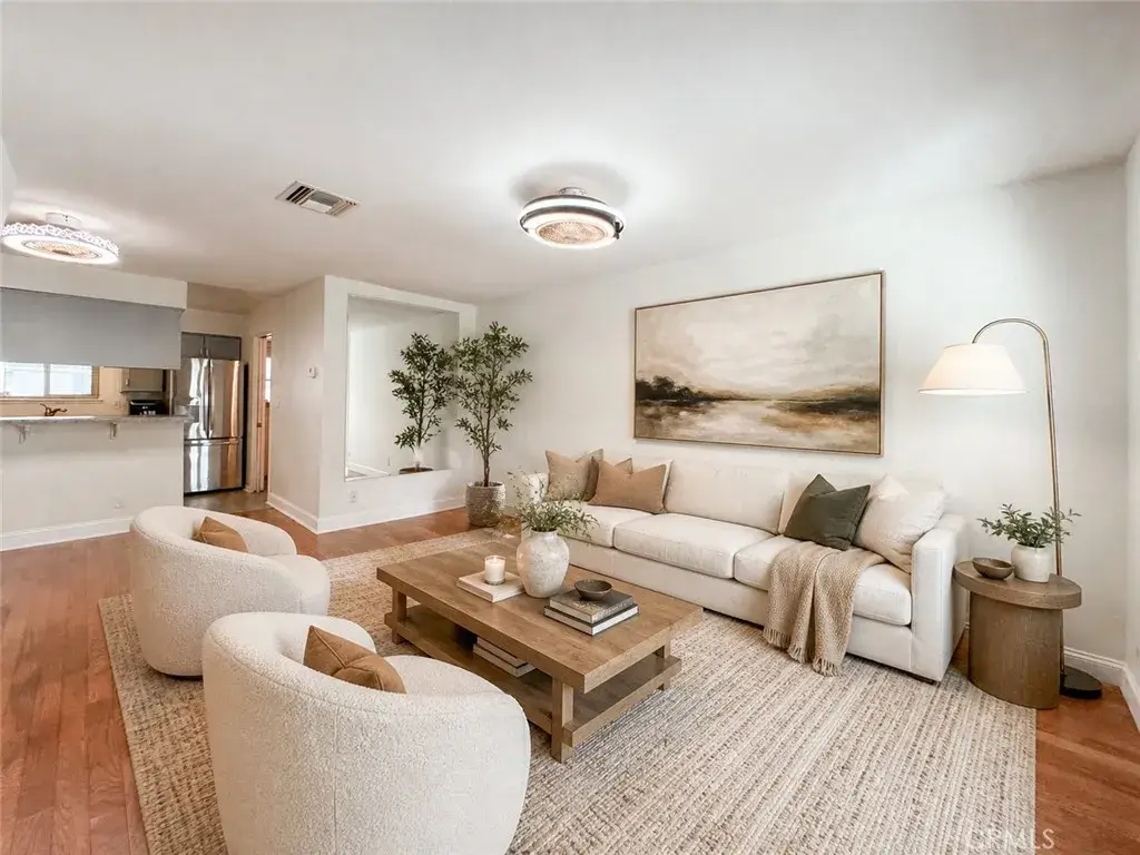 22131 N Oxnard Street #A, Woodland Hills, CA 91367 - #1