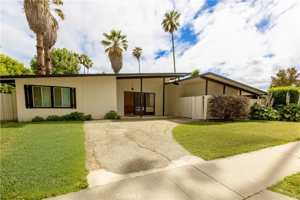 19552 Arminta Street, Reseda, CA 91335 - #1