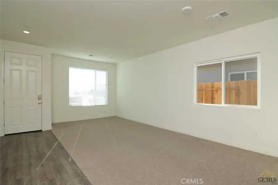 802 Kidlington Court, Bakersfield, CA 93307 - #2