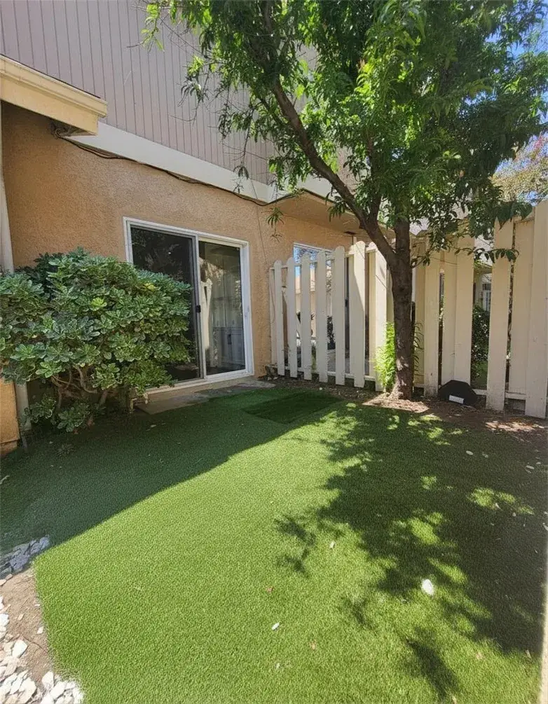 10125 De Soto Avenue #2, Chatsworth, CA 91311 - #2