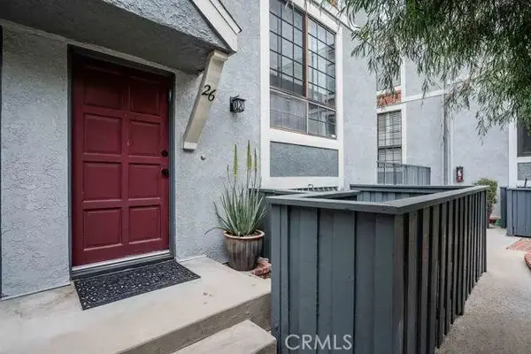 18100 Burbank #26, Tarzana, CA 91356