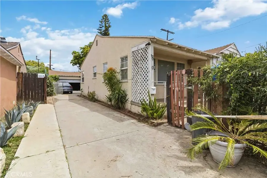 6930 Vanalden, Reseda, CA 91335 - #3