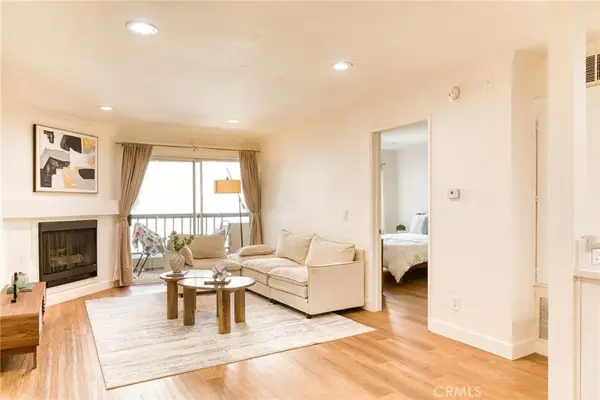 5510 Owensmouth #218, Woodland Hills, CA 91367