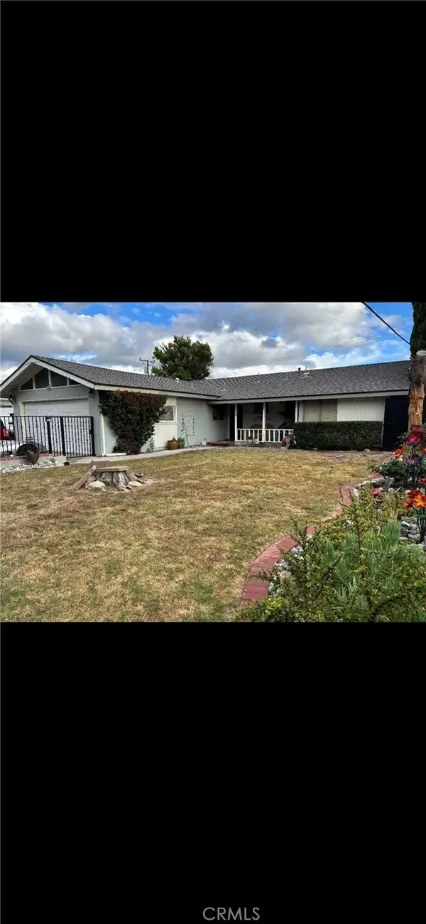 19776 Merryhill Street, Canyon Country, CA 91351