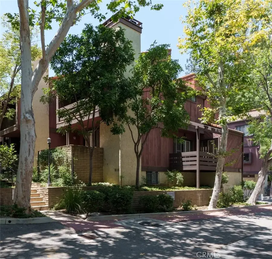21930 Marylee Street #92, Woodland Hills, CA 91367 - #2