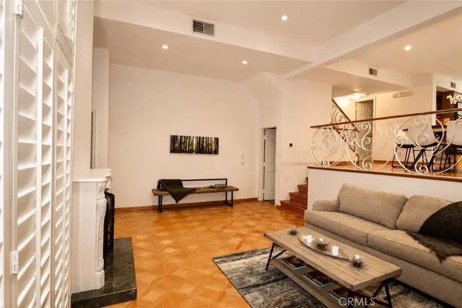 6207 Nita, Woodland Hills, CA 91367 - #3