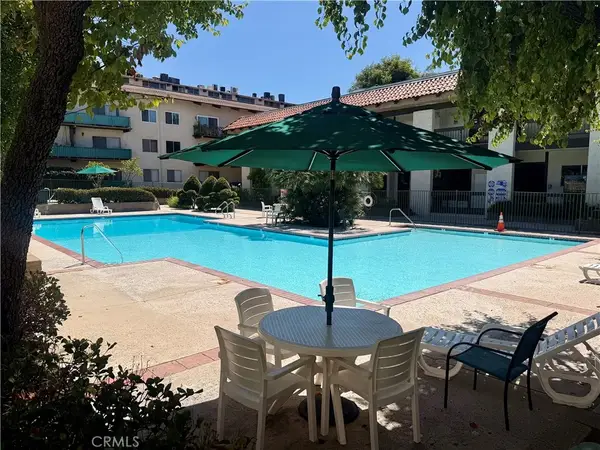 5460 White Oak #E228, Encino, CA 91316
