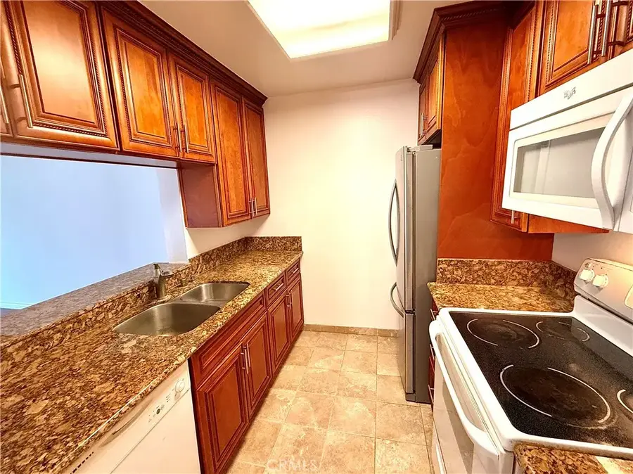 5460 White Oak #E228, Encino, CA 91316 - #3