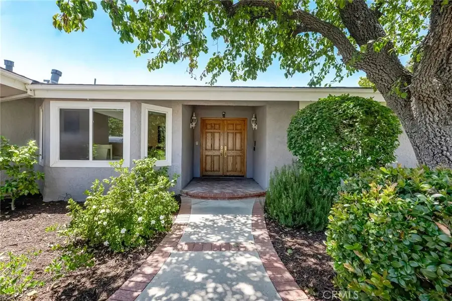 19620 Los Alimos, Chatsworth, CA 91311 - #2