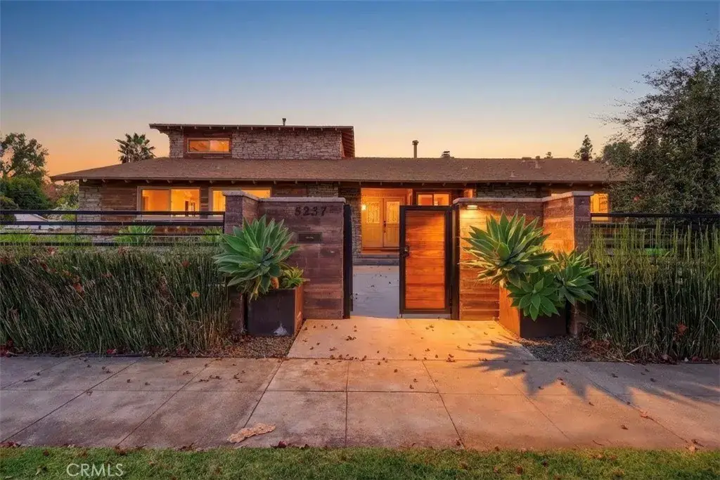 5237 Topanga Canyon, Woodland Hills, CA 91364 - #1