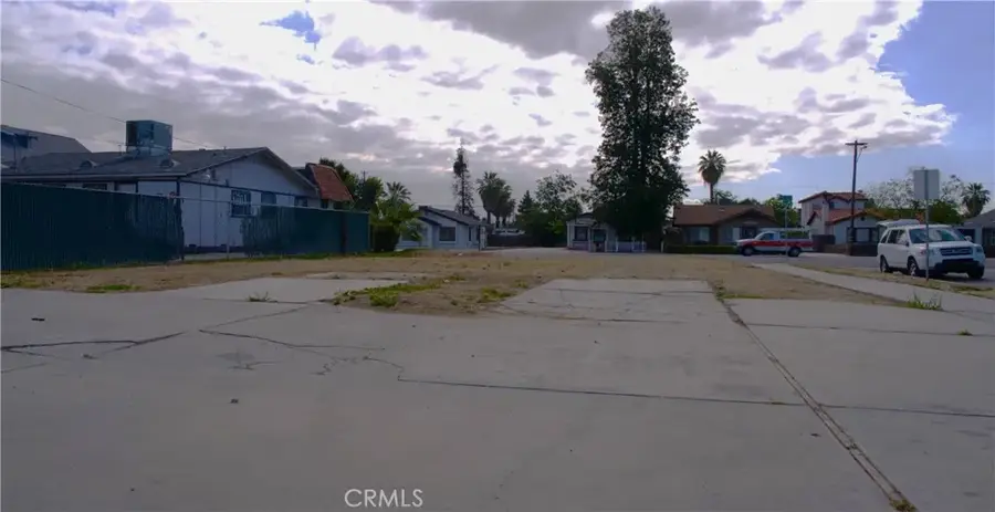 231 H Street, Bakersfield, CA 93304 - #3
