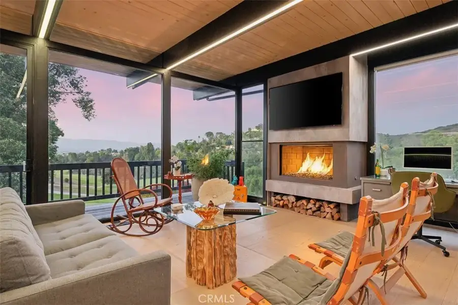 21090 Rios Street, Woodland Hills, CA 91364 - #3