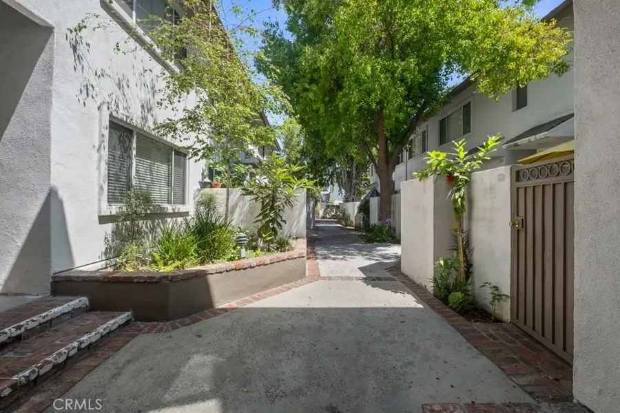 18619 Collins #F30, Tarzana, CA 91356 - #2