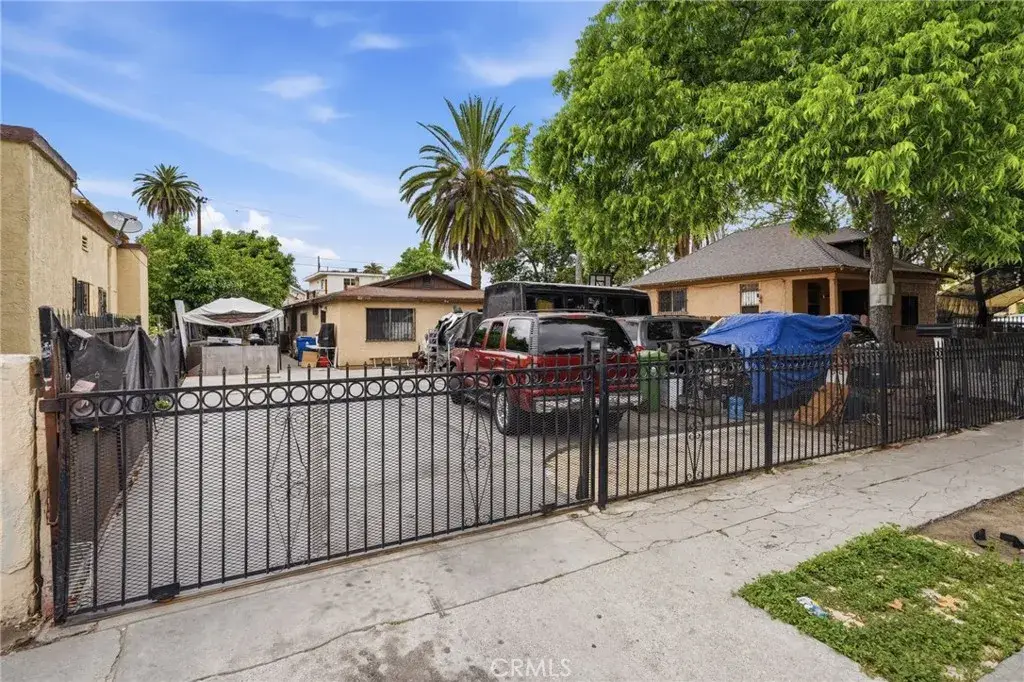 1139 E 42nd, Los Angeles, CA 90011 - #1
