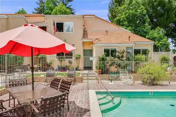 6300 Shoup Avenue #2, Woodland Hills, CA 91367