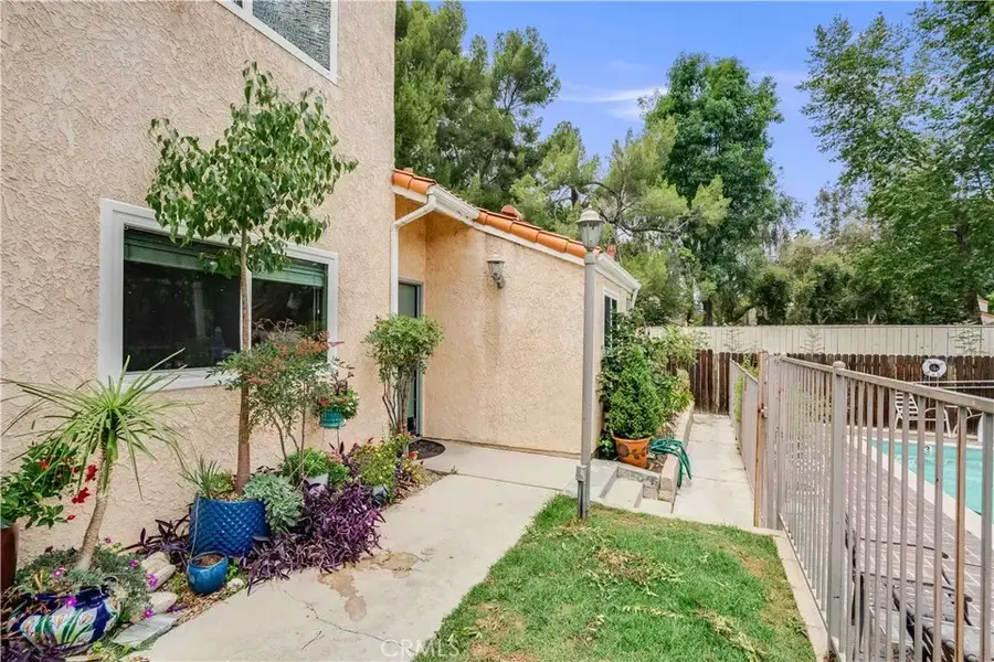 6300 Shoup Avenue #2, Woodland Hills, CA 91367 - #2