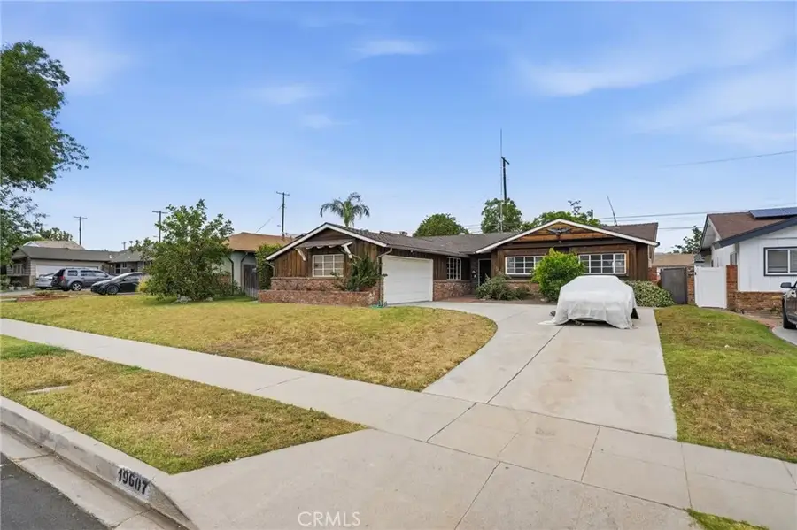 19607 Bryant, Northridge, CA 91324 - #2