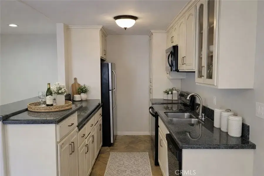 5403 Newcastle Avenue #12, Encino, CA 91316 - #3