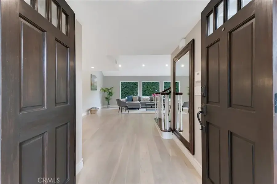 6008 N Pointe Place, Woodland Hills, CA 91367 - #3