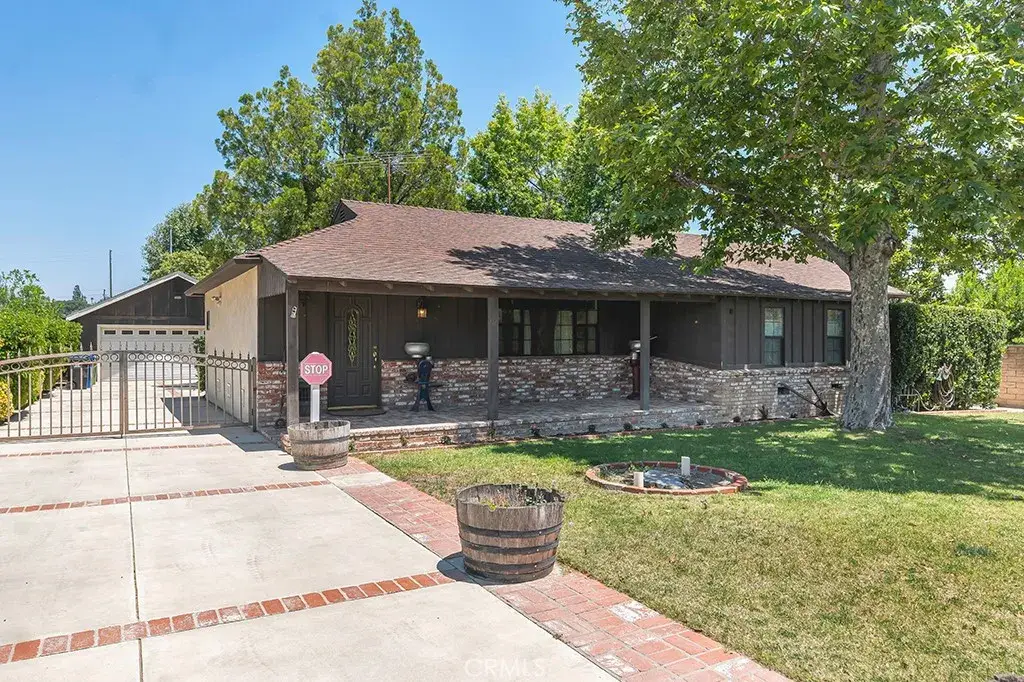 10340 Independence Avenue, Chatsworth, CA 91311 - #1