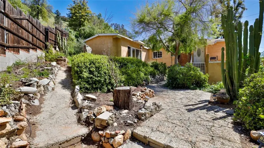 10058 Sunland Boulevard, Sunland, CA 91040 - #1