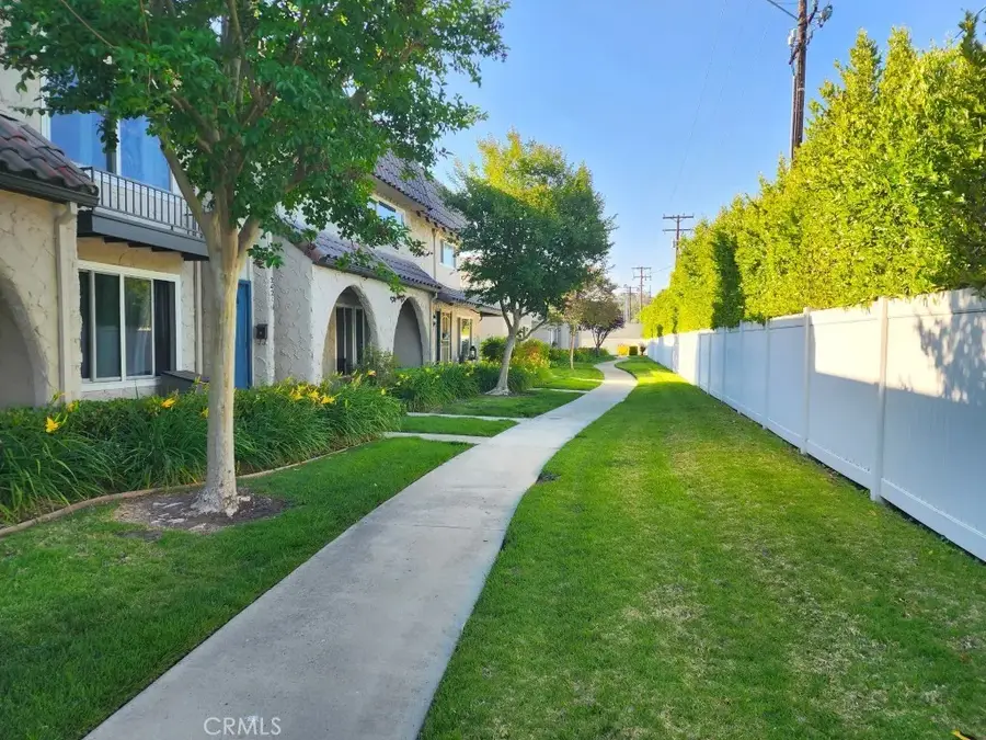 24223 La Glorita Circle, Newhall, CA 91321 - #2