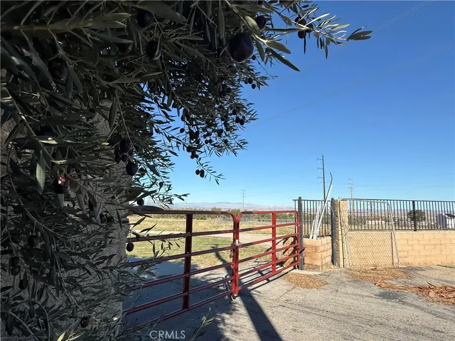 8539 W Avenue L, Lancaster, CA 93536 - #2